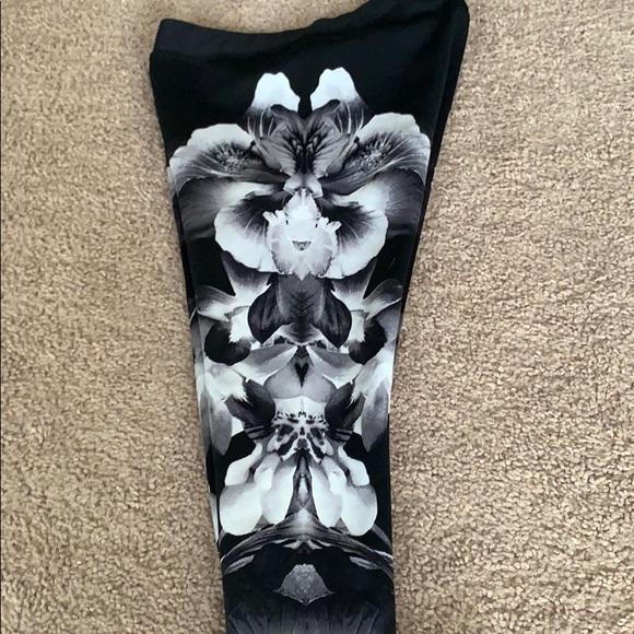 Express Leggings - Picture 3 of 4